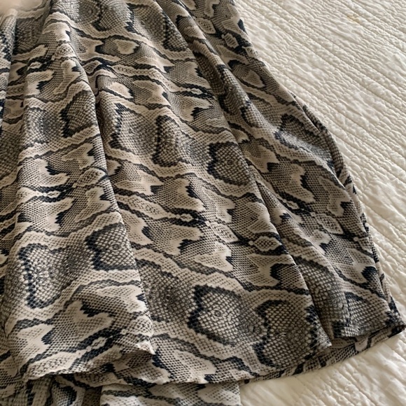 Express - Picture 2 of 3